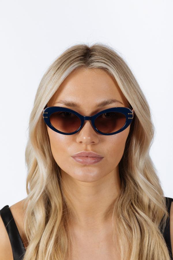 Svnx Oval Cat-Eye Sunglasses In Navy Red