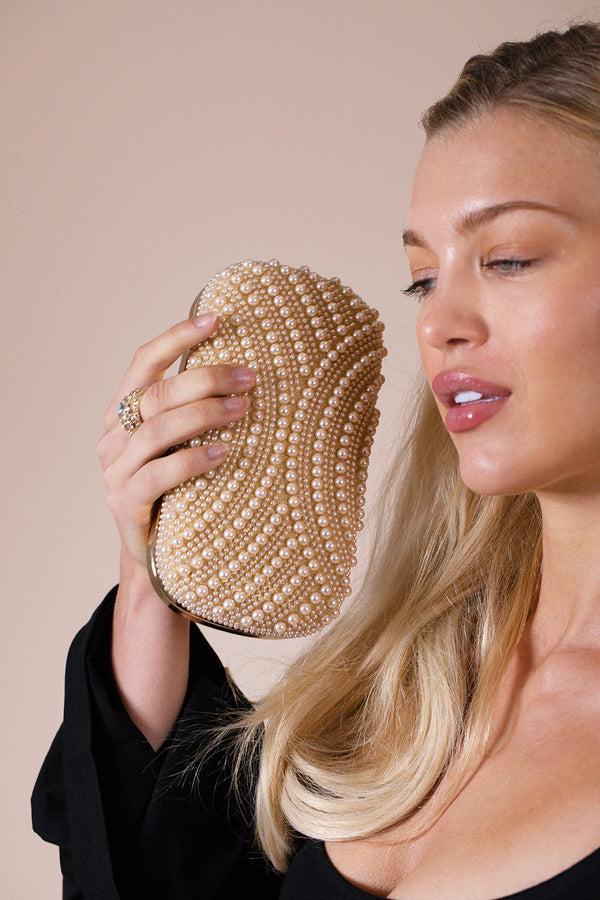 svnx Oval Pearl Clutch Bag In Gold