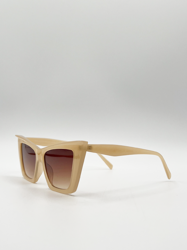 Svnx Oversized Angular Cateye Sunglasses In Mocha