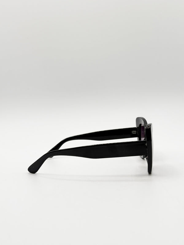 Svnx Oversized Cat-Eye Sunglasses In Black