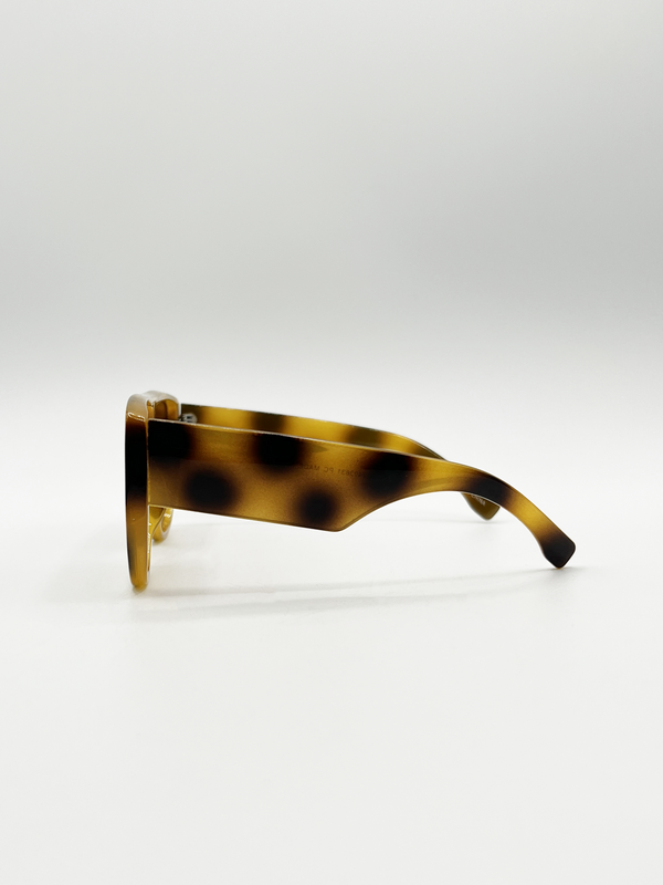 Svnx Oversized Flat Top Spotty Sunglasses In Brown