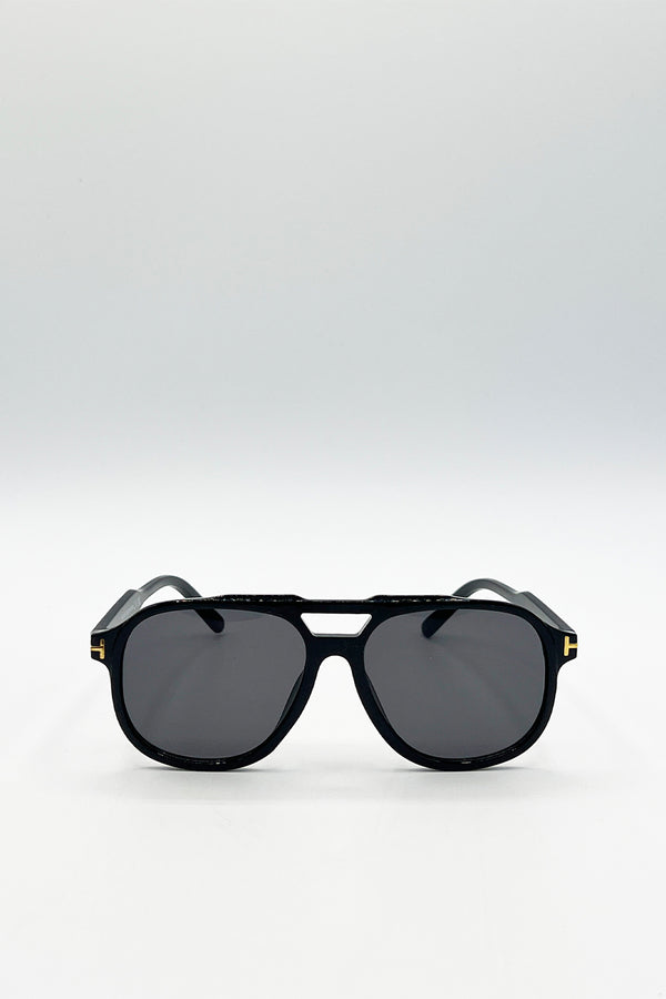 svnx Oversized Navigator Sunglasses in Black