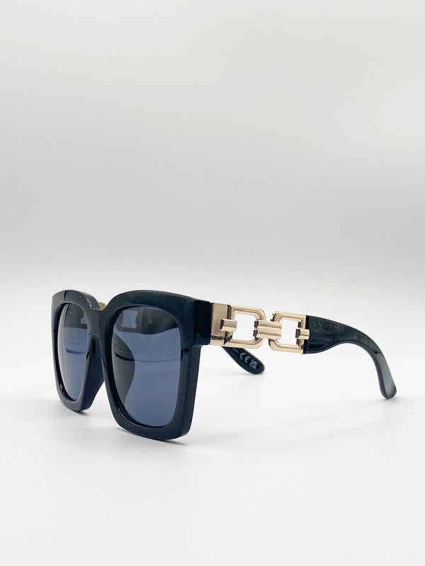 svnx Oversized Sunglasses with Gold chain detail