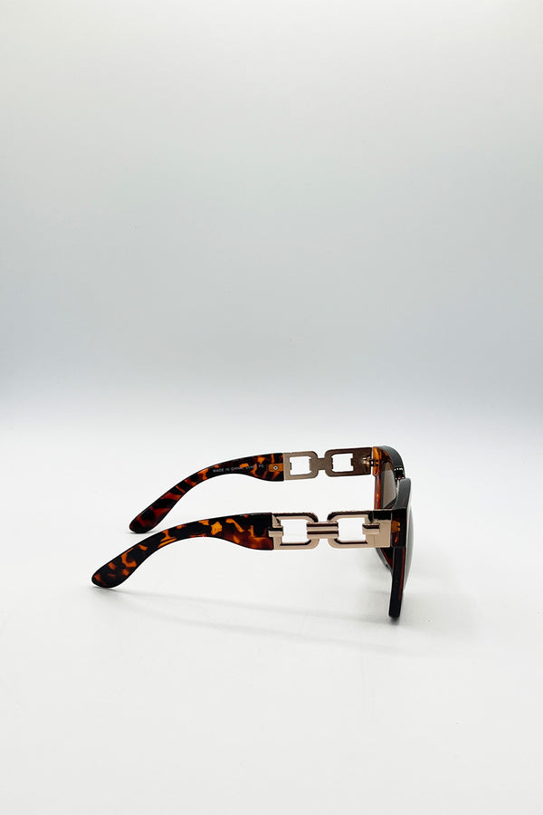 Svnx Oversized Sunglasses With Gold Chain Detail