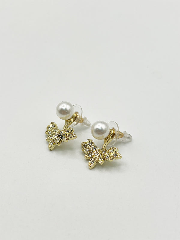 Svnx Pearl Leaf Earrings In Light Gold - Gift Boxed