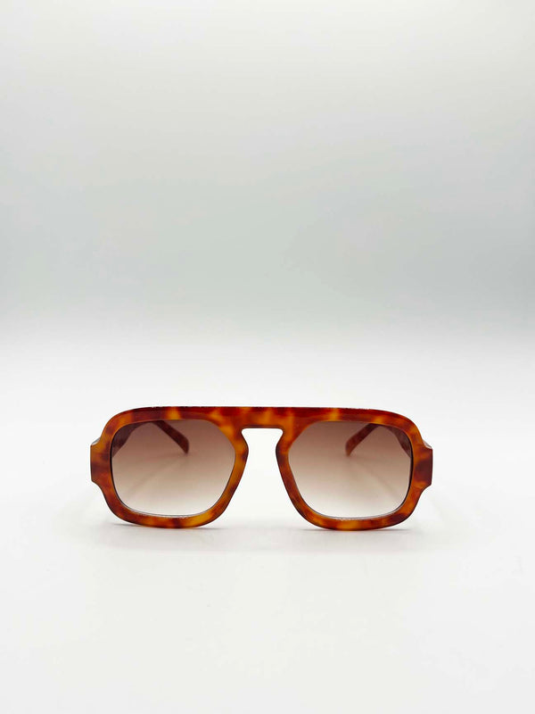 Svnx Retro Navigator Sunglasses In Burnt Rust