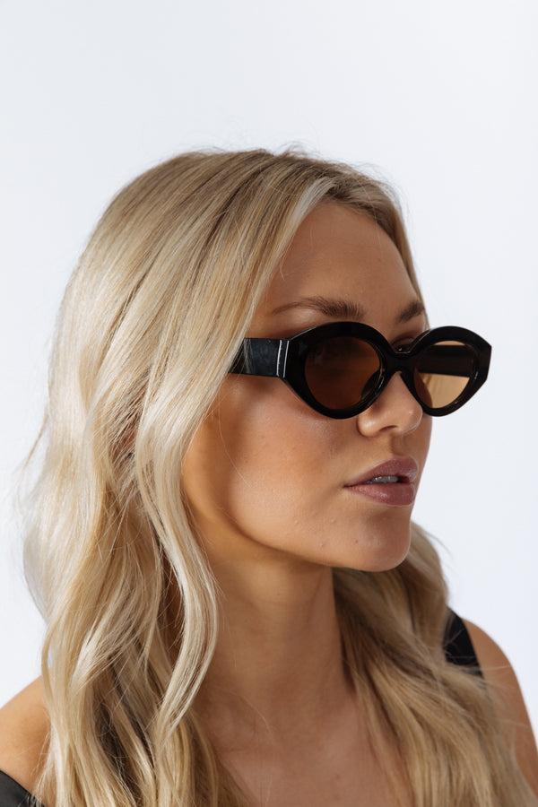 Svnx Retro Small Oval Sunglasses Black Brown