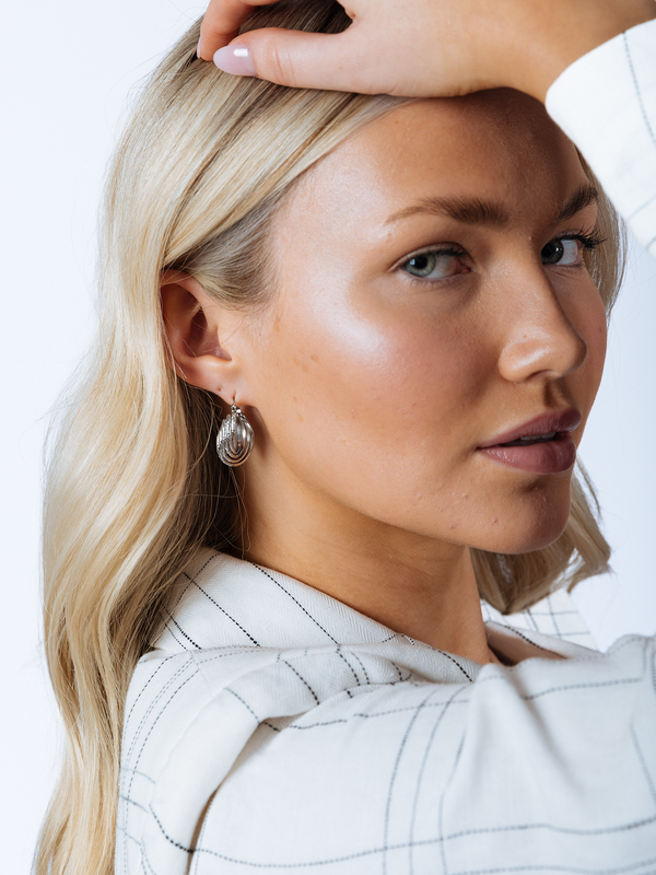 svnx Ribbed Hoops in Silver