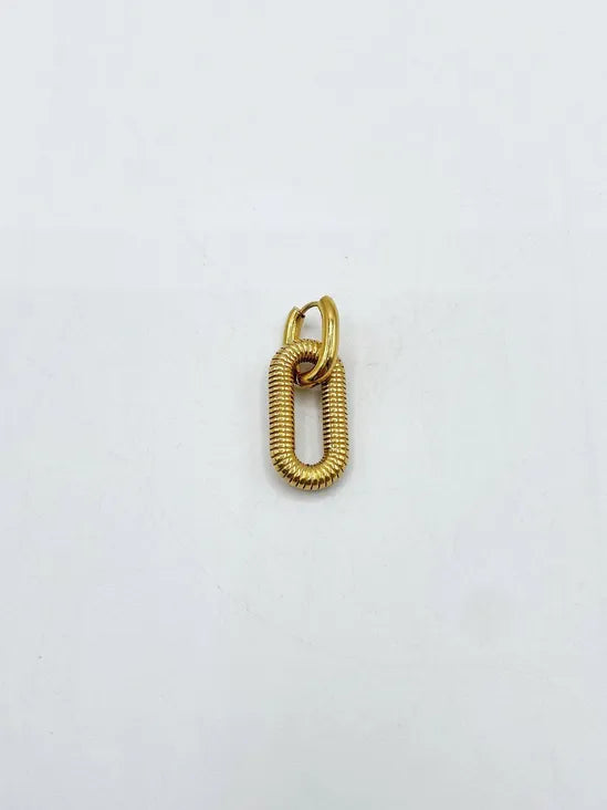 Svnx Ribbed Oval Hoop Earrings In Gold