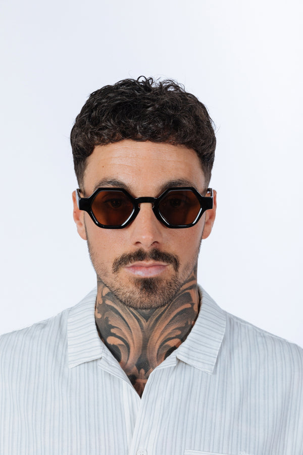 Svnx Round Hexagon Sunglasses In Black Brown