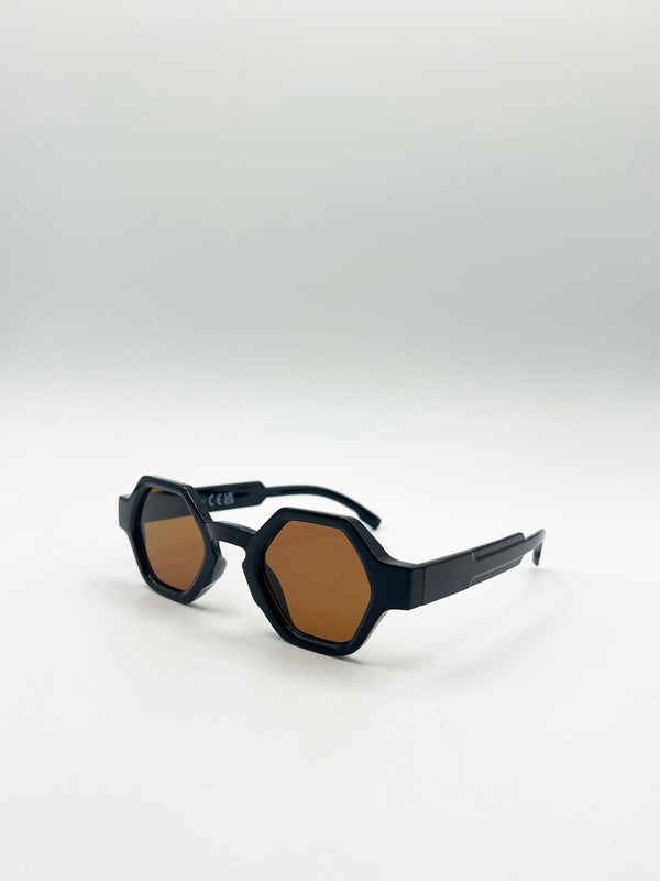 Svnx Round Hexagon Sunglasses In Black Brown