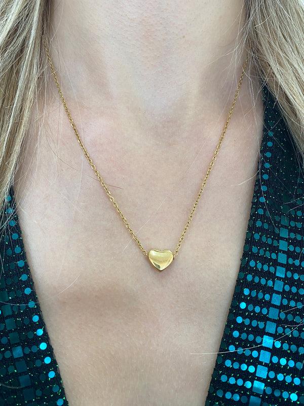 Svnx Small Heart Necklace In Gold - Gift Boxed