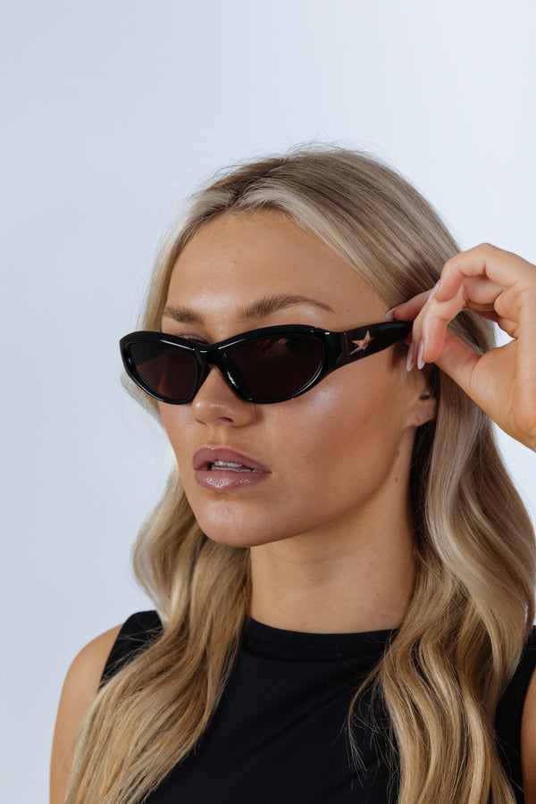 Svnx Star Racer Sunglasses In Black Brown