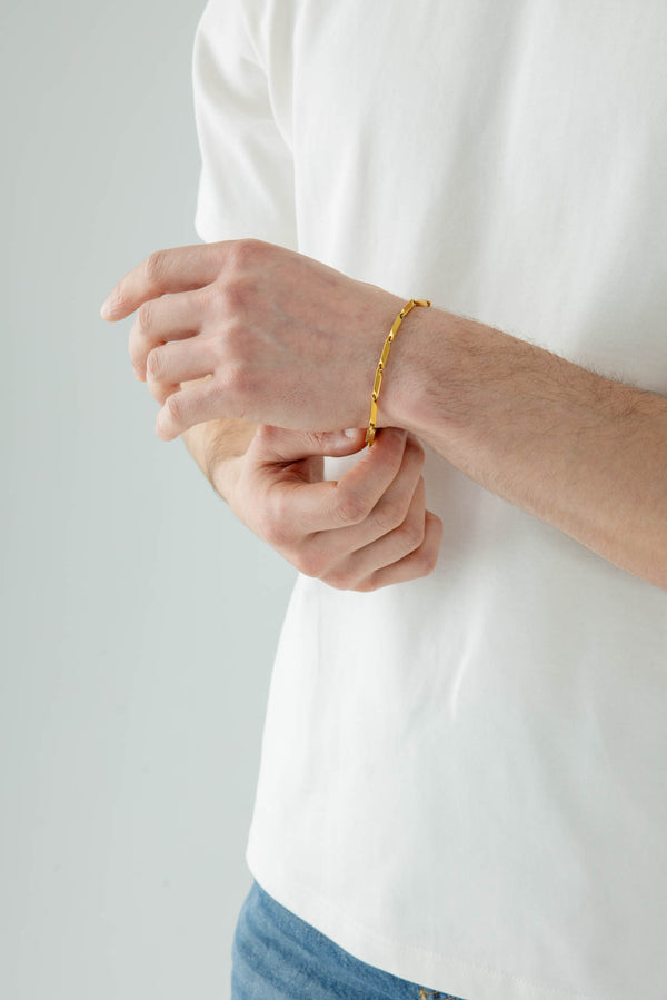 svnx SVNX Minimalistic Bracelet in Gold