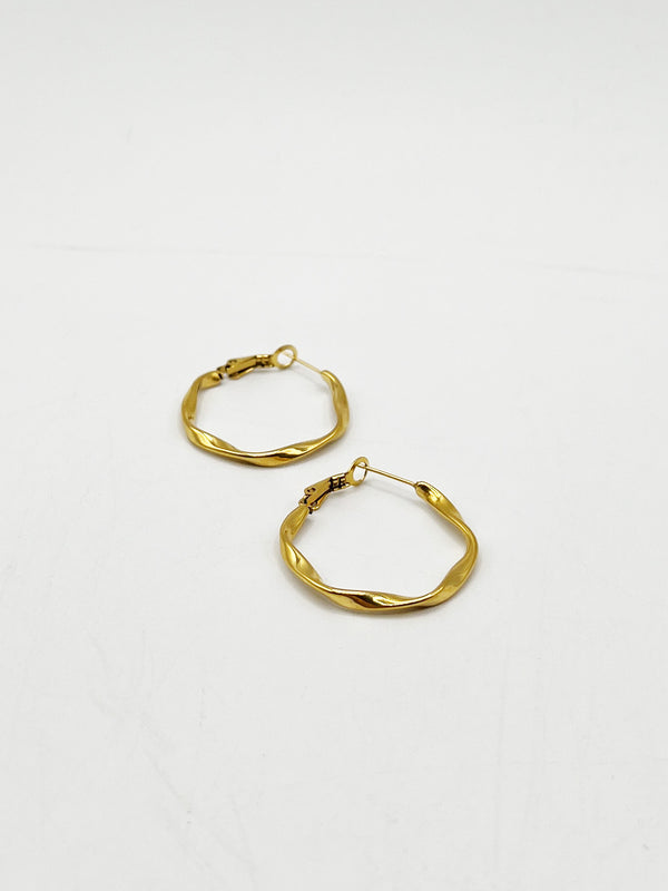 Svnx Twist Hoops In Gold - Pouch Included