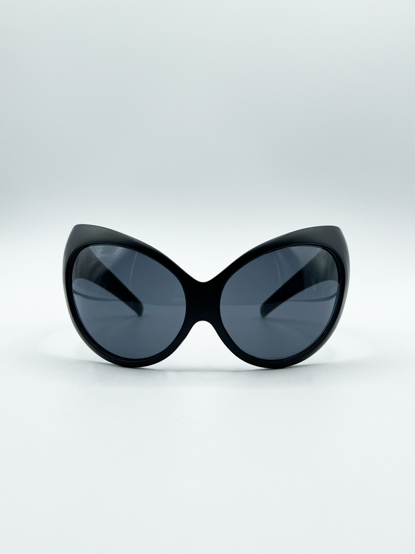 svnx Ultra Curved Wrap Around Sunglasses in Black