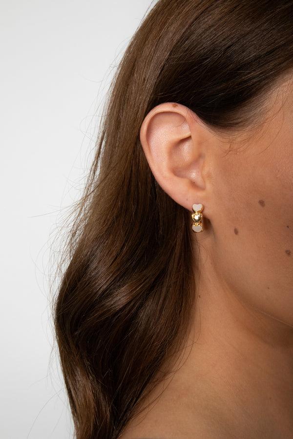 svnx White and Gold Heart Huggie Hoop Earring