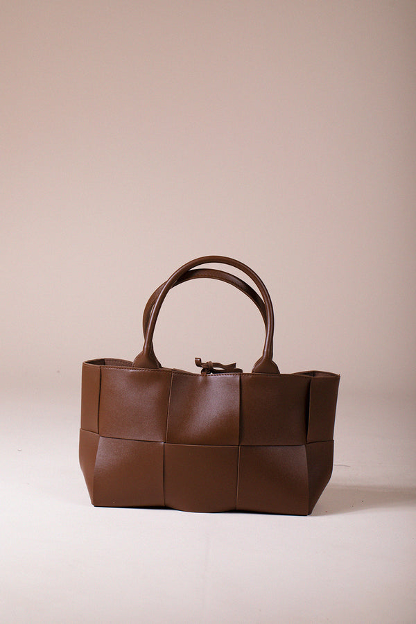 svnx Wide Woven Tote Bag In Dark Brown