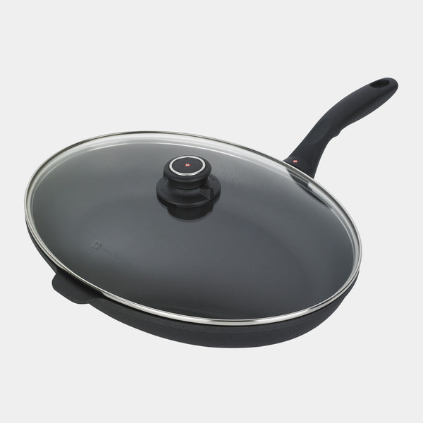 swiss diamond XD Nonstick Oval Fish Pan with Glass Lid