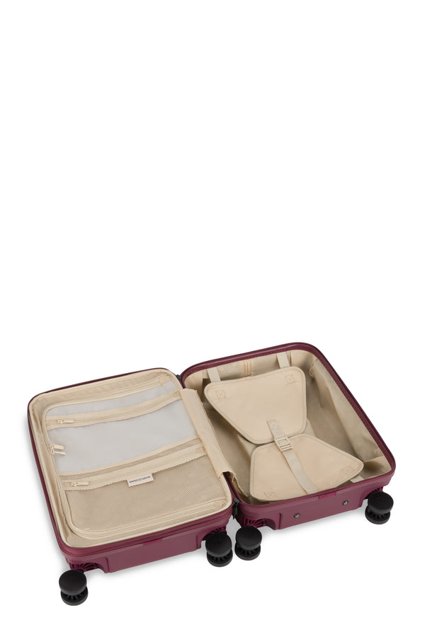 Swiss Gear The Summit Reserve Carry On Spinner