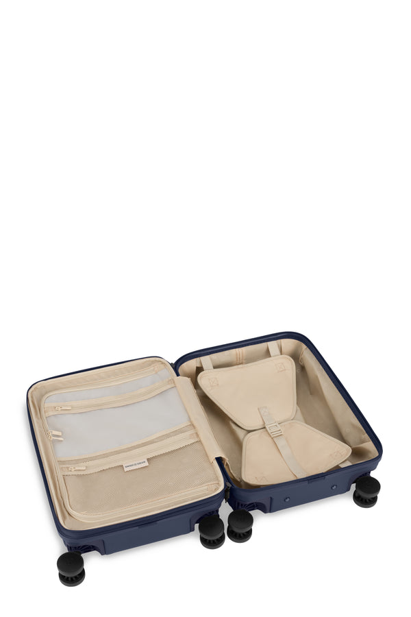 Swiss Gear The Summit Reserve Carry On Spinner