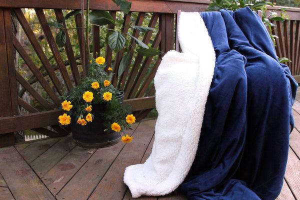 Tache Home Fashion Tache Dark Navy Blue Sherpa Winter Night Micro Fleece Throw Blanket (SMF5060BL)