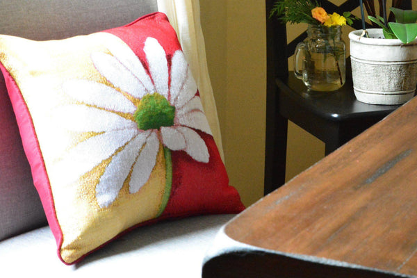 Tache Home Fashion Tache Floral Loves Me Not Daisy Tapestry Throw Pillow Cover (9046)