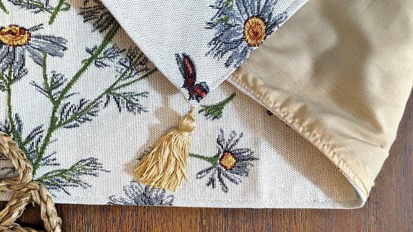 Tache Home Fashion Tache Floral Yellow Daisies Ladybugs Ivory Woven Tapestry Table Runner (18114)