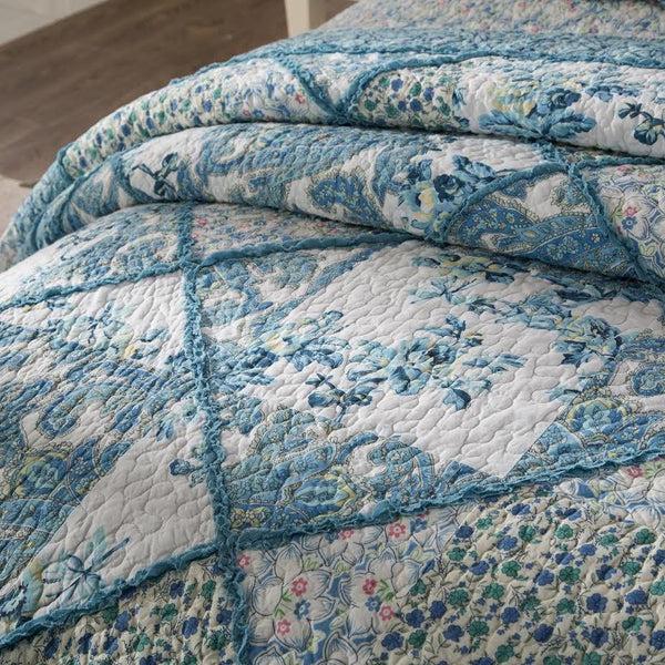 Tache Home Fashion Tache Petal Dance White Blue Floral Paisley Vintage Garden Scalloped Cotton Patchwork Quilt Set (JHW-646)