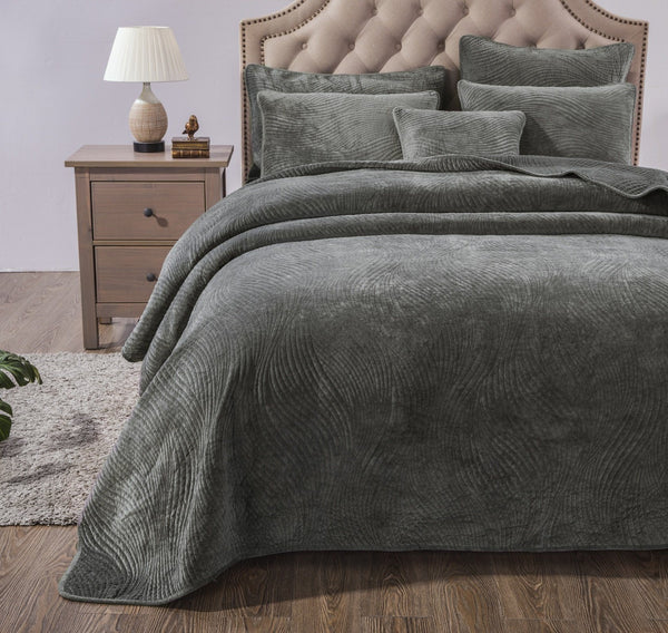 Tache Home Fashion Tache Plush Dreams Dark Taupe Chocolate Waves Velvet Quilt Set (JHW-852BR)
