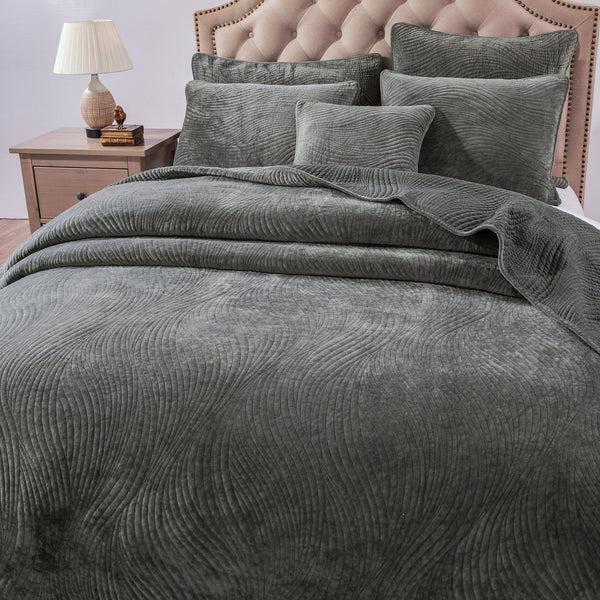 Tache Home Fashion Tache Plush Dreams Dark Taupe Chocolate Waves Velvet Quilt Set (JHW-852BR)