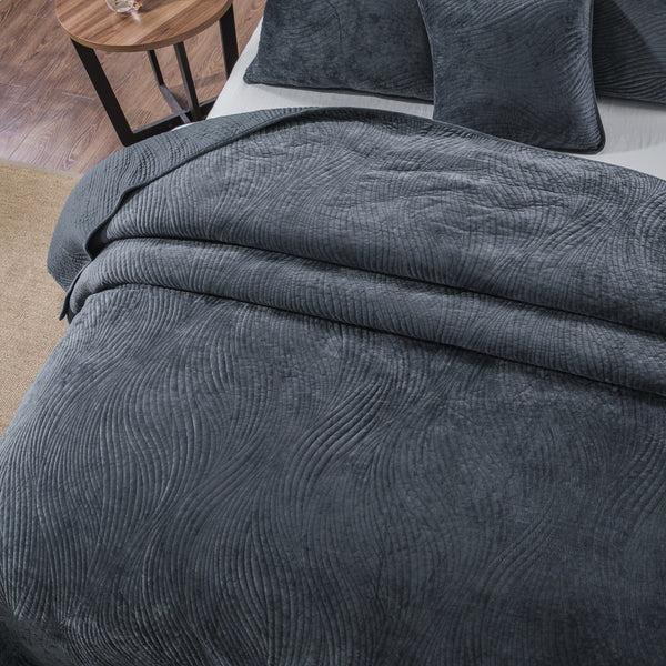 Tache Home Fashion Tache Plush Dreams Steel Navy Blue Waves Velvet Quilt Set (JHW-852BL)