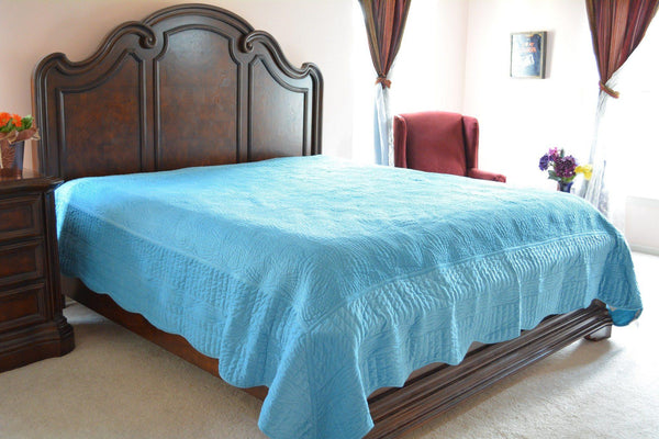 Tache Home Fashion Tache Super Soft Blue Scalloped Good Vibration Quilted Fleece Bedspread Set (DXJ109041-2)