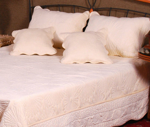 Tache Home Fashion Tache Super Soft Cream Scalloped Coral Reef Quilted Fleece Bedspread Set (DXJ109013-3)