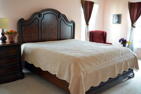 Tache Home Fashion Tache Super Soft Tan Scalloped Magic Carpet Quilted Fleece Bedspread Set (DXJ109042-1)