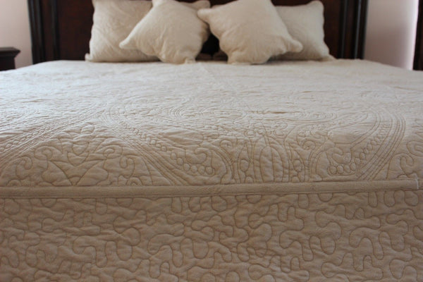 Tache Home Fashion Tache Super Soft Tan Scalloped Magic Carpet Quilted Fleece Bedspread Set (DXJ109042-1)