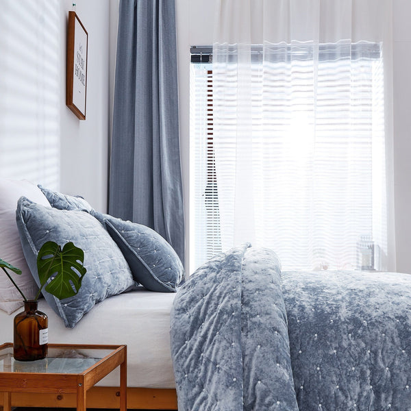 Tache Home Fashion Tache Velvet Dreams Light Blue Plush Diamond Tufted Pillow Sham (JHW-853LB)