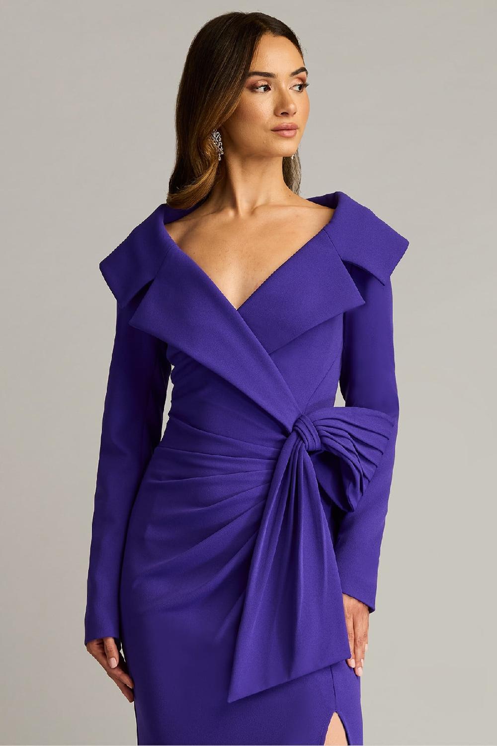 Tadashi Shoji Boleyn Portrait Collar Gown