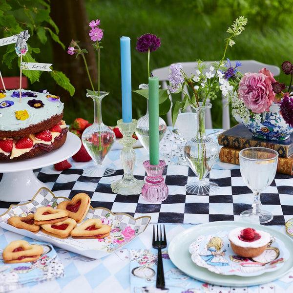 Talking Tables Alice In Wonderland Chequered Paper Food Platters | 4 Pack