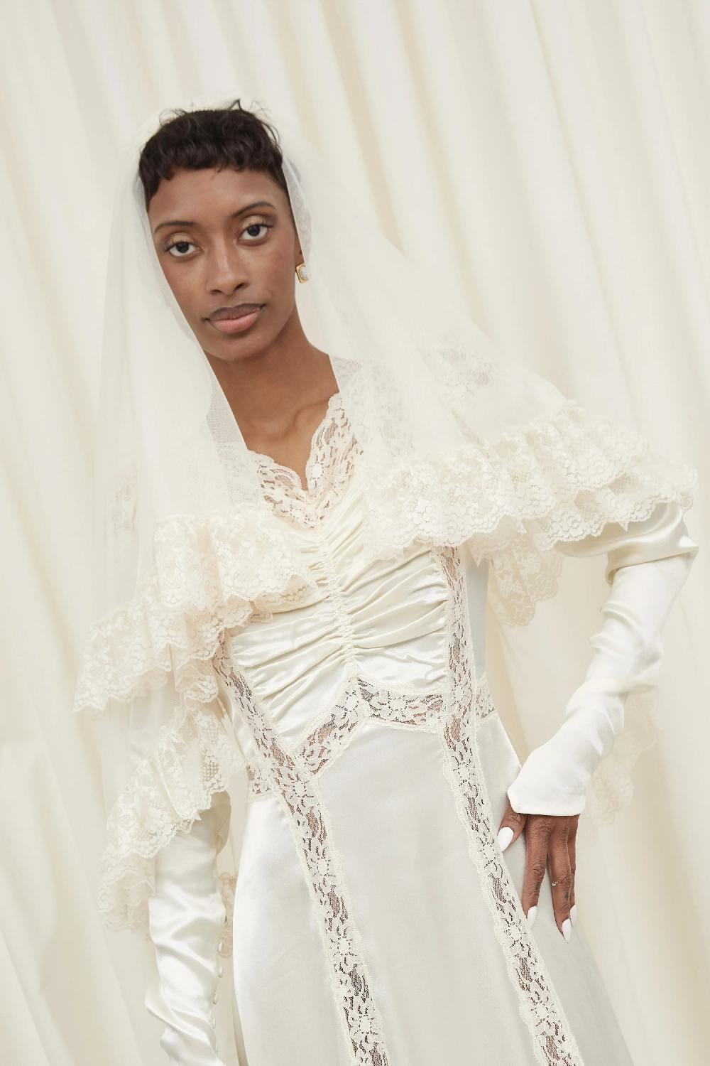 Tanner Fletcher Gwendolyn Lace Tiered Veil