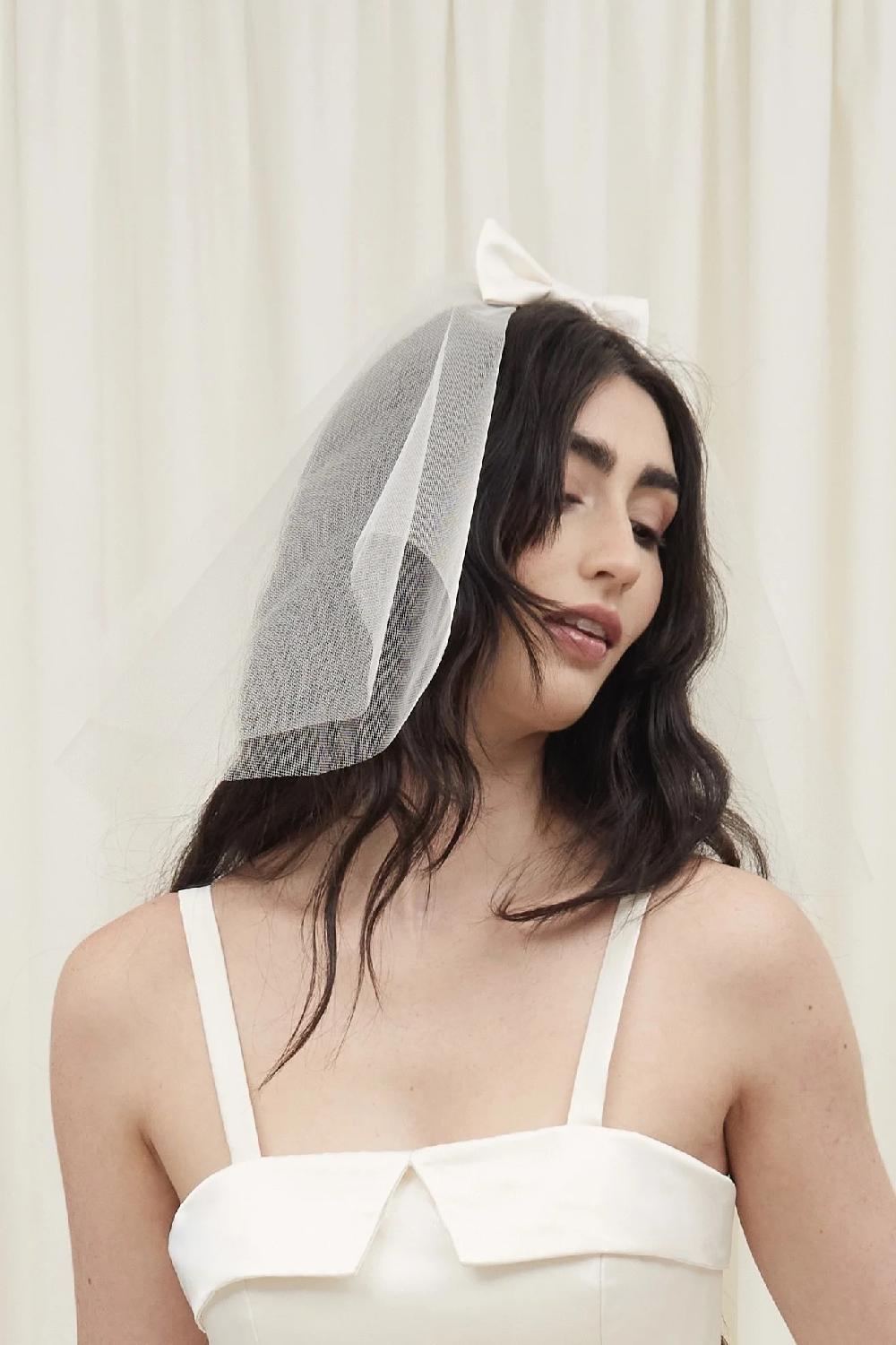 Tanner Fletcher Luelle Short Bow Veil