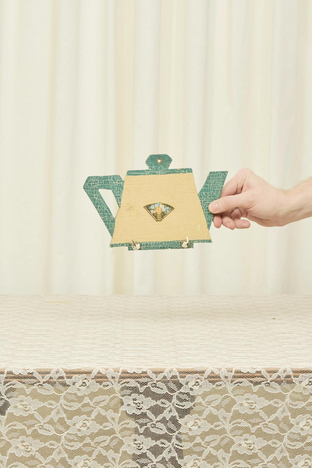 Tanner Fletcher Vintage Crackle Teapot Wall Hook