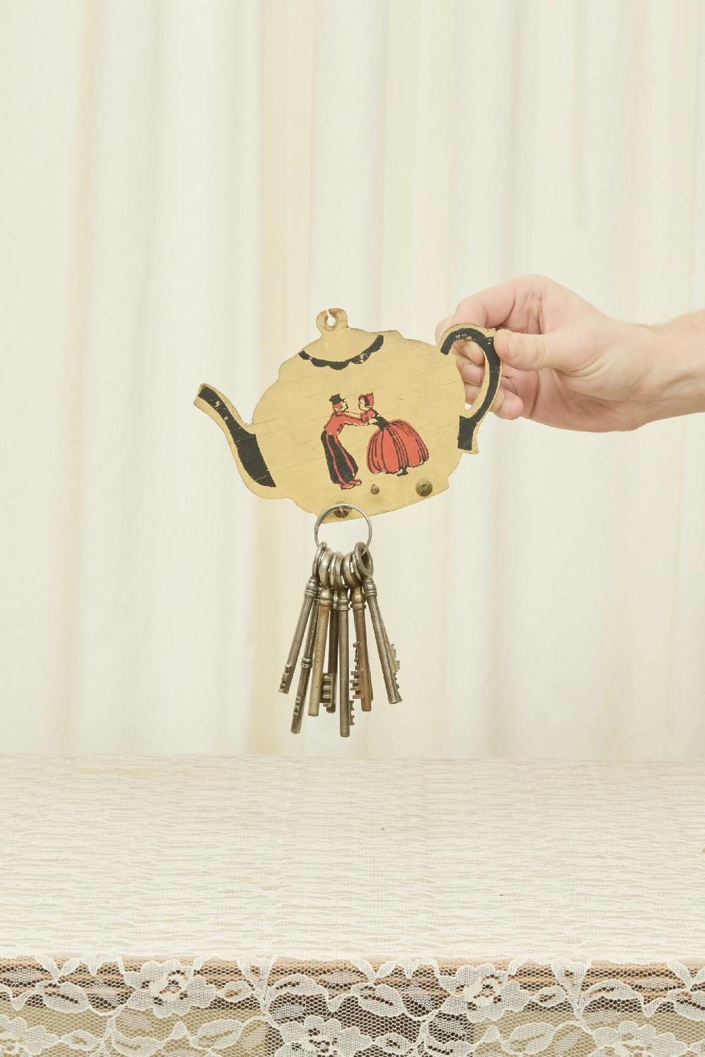 Tanner Fletcher Vintage Dancing Teapot Wall Hook