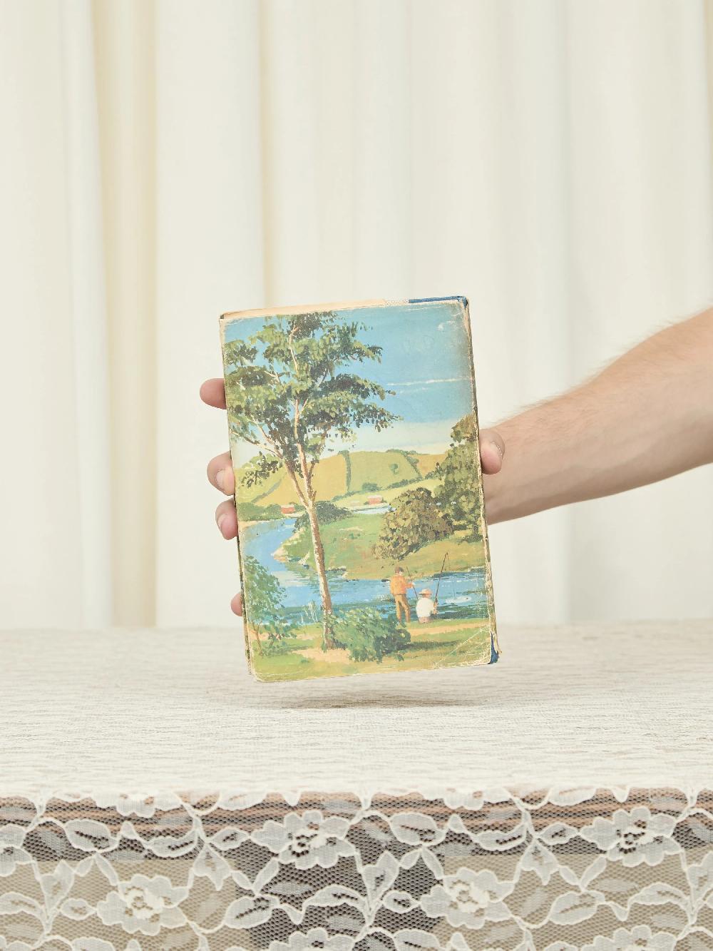 Tanner Fletcher Vintage The Howards Of Caxley Book