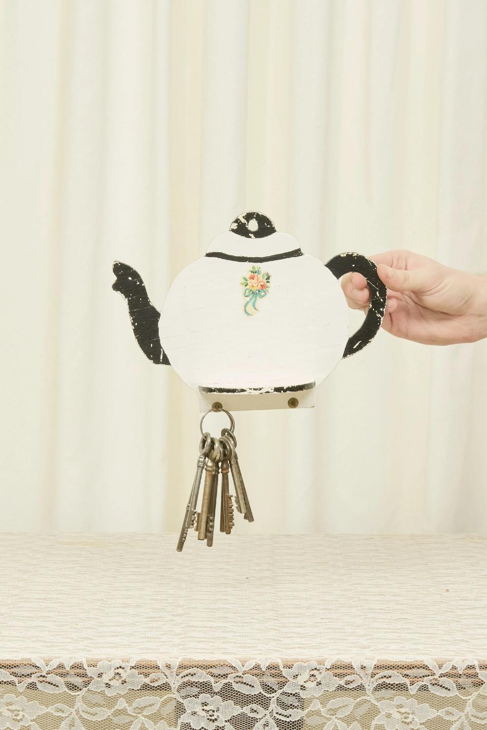 Tanner Fletcher Vintage Floral Teapot Wall Shelf/Hook