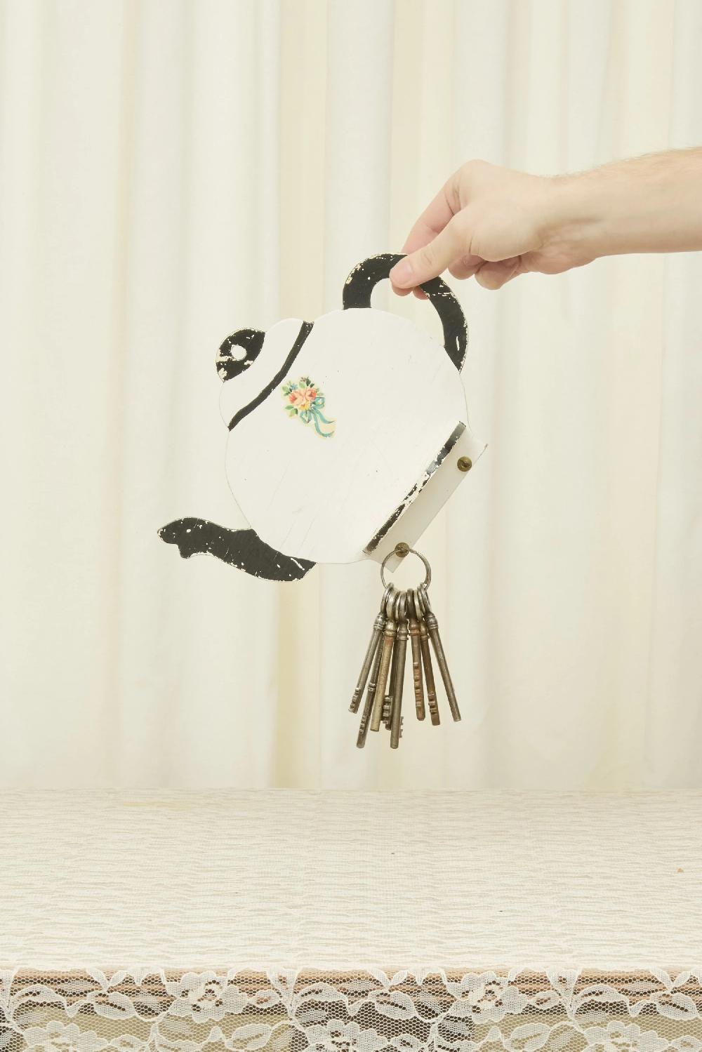 tanner fletcher Vintage Floral Teapot Wall Shelf/Hook