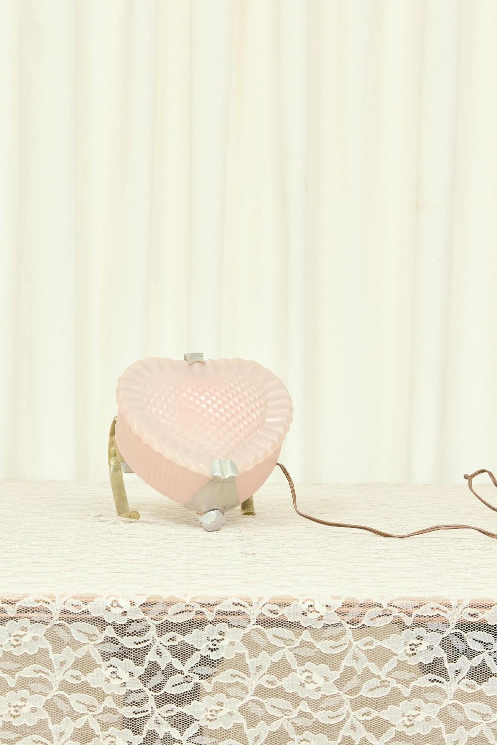 Tanner Fletcher Vintage Pink Leaning Heart Shaped Boudoir Lamp