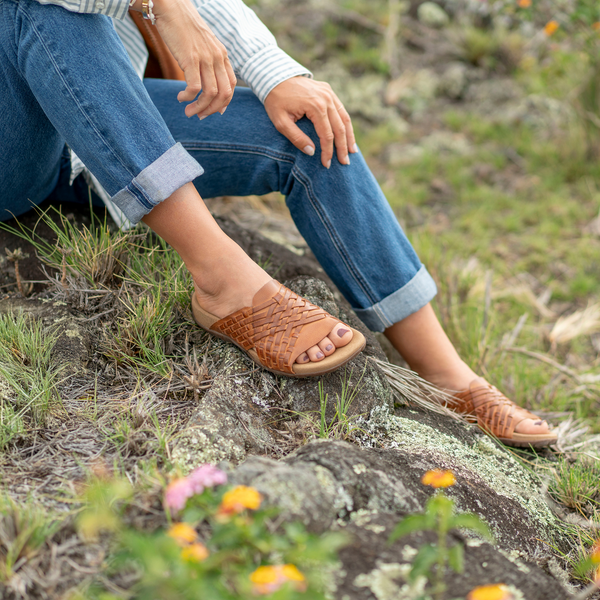 Taos Footwear Guru — Honey