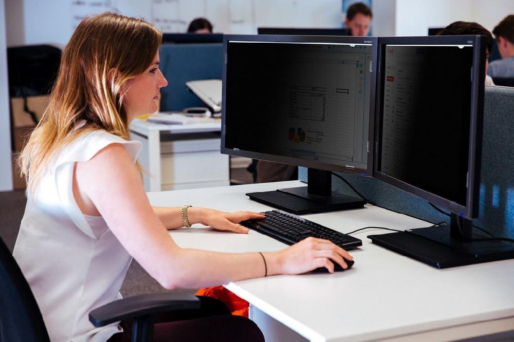 Targus Privacy Screen 22"W (16:10)